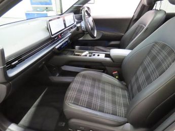 HYUNDAI IONIQ 6 77.4kWh First Edition Saloon 4dr Electric Auto AWD (325 ps)