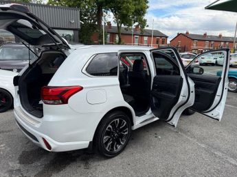 MITSUBISHI OUTLANDER 2.0h 12kWh 4h SUV 5dr Petrol Plug-in Hybrid CVT 4WD Euro 6 (s/s)
