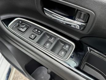MITSUBISHI OUTLANDER 2.0h 12kWh 4h SUV 5dr Petrol Plug-in Hybrid CVT 4WD Euro 6 (s/s)