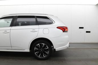 MITSUBISHI OUTLANDER 2.0h 12kWh 4h SUV 5dr Petrol Plug-in Hybrid CVT 4WD Euro 6 (s/s)