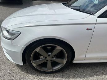 AUDI A6 AVANT 2.0 TDI ultra Black Edition Estate 5dr Diesel S Tronic Euro 6 (s