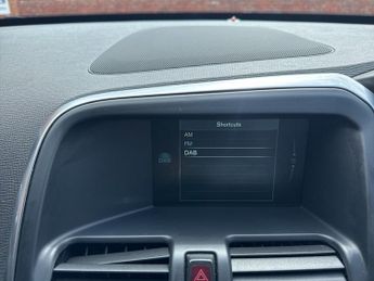 VOLVO XC60 2.0 D4 R-Design Nav SUV 5dr Diesel Auto Euro 6 (s/s) (190 ps)