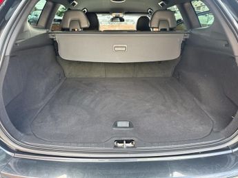 VOLVO XC60 2.0 D4 R-Design Nav SUV 5dr Diesel Auto Euro 6 (s/s) (190 ps)