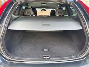 VOLVO XC60 2.0 D4 R-Design Nav SUV 5dr Diesel Auto Euro 6 (s/s) (190 ps)