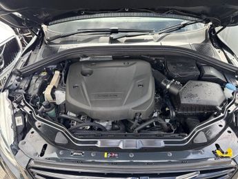 VOLVO XC60 2.0 D4 R-Design Nav SUV 5dr Diesel Auto Euro 6 (s/s) (190 ps)