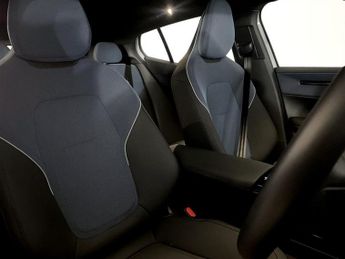 VOLVO EX30 Twin Performance 69kWh Plus SUV 5dr Electric Auto AWD (428 ps)