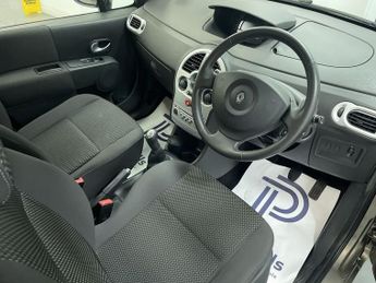 RENAULT GRAND MODUS 1.2 TCe Dynamique MPV 5dr Petrol Manual Euro 5 (100 ps) - AA INS