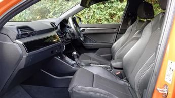AUDI Q3 1.5 TFSI CoD 35 Black Edition SUV 5dr Petrol S Tronic Euro 6 (s/