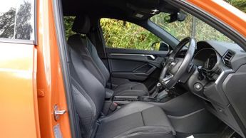 AUDI Q3 1.5 TFSI CoD 35 Black Edition SUV 5dr Petrol S Tronic Euro 6 (s/