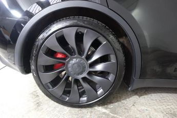 TESLA MODEL Y (Dual Motor) Performance Auto 4WDE 5dr
