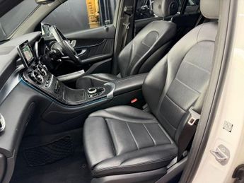 MERCEDES-BENZ GLC 2.1 GLC220d AMG Line (Premium) SUV 5dr Diesel G-Tronic 4MATIC Eu
