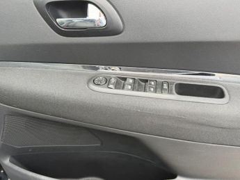 PEUGEOT 3008 1.6 e-HDi Active SUV 5dr Diesel EGC Euro 5 (s/s) (115 ps)