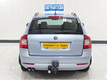 SKODA OCTAVIA 2.0 TDI Laurin & Klement Estate 5dr Diesel DSG Euro 4 (140 ps)