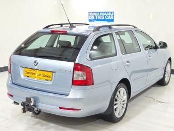 SKODA OCTAVIA 2.0 TDI Laurin & Klement Estate 5dr Diesel DSG Euro 4 (140 ps)