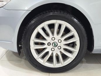 SKODA OCTAVIA 2.0 TDI Laurin & Klement Estate 5dr Diesel DSG Euro 4 (140 ps)