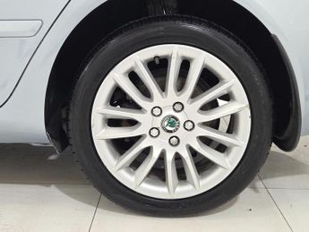 SKODA OCTAVIA 2.0 TDI Laurin & Klement Estate 5dr Diesel DSG Euro 4 (140 ps)
