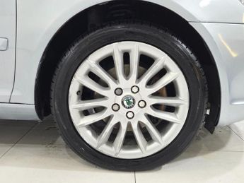 SKODA OCTAVIA 2.0 TDI Laurin & Klement Estate 5dr Diesel DSG Euro 4 (140 ps)