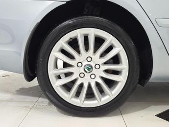 SKODA OCTAVIA 2.0 TDI Laurin & Klement Estate 5dr Diesel DSG Euro 4 (140 ps)