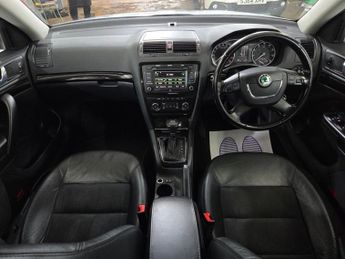 SKODA OCTAVIA 2.0 TDI Laurin & Klement Estate 5dr Diesel DSG Euro 4 (140 ps)