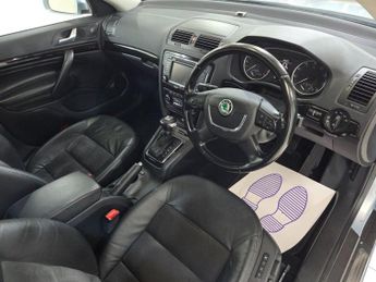 SKODA OCTAVIA 2.0 TDI Laurin & Klement Estate 5dr Diesel DSG Euro 4 (140 ps)