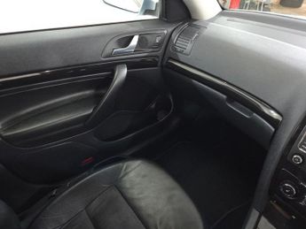SKODA OCTAVIA 2.0 TDI Laurin & Klement Estate 5dr Diesel DSG Euro 4 (140 ps)