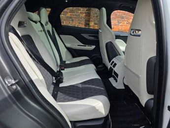 JAGUAR F-PACE 5.0 V8 SVR SUV 5dr Petrol Quickshift AWD Euro 6 (s/s) (550 ps)