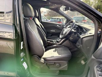 FORD KUGA 2.0 TDCi ST-Line SUV 5dr Diesel Powershift AWD Euro 6 (s/s) (180