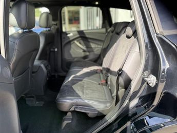 FORD KUGA 2.0 TDCi ST-Line SUV 5dr Diesel Powershift AWD Euro 6 (s/s) (180
