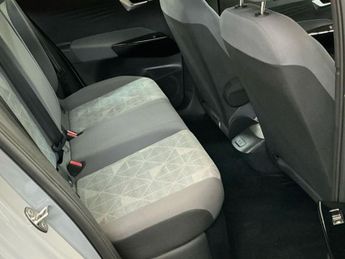 VOLKSWAGEN ID.3 Pro Performance 58kWh Life Hatchback 5dr Electric Auto (204 ps)
