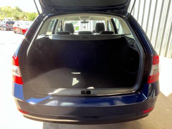 SKODA OCTAVIA 1.6 TDI SE Technology Estate 5dr Diesel DSG Euro 6 (s/s) (115 ps