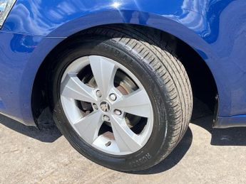 SKODA OCTAVIA 1.6 TDI SE Technology Estate 5dr Diesel DSG Euro 6 (s/s) (115 ps