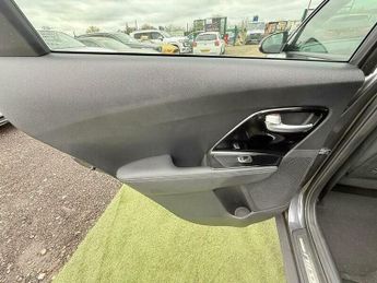 KIA NIRO 1.6 GDi 8.9kWh 3 DCT Euro 6 (s/s) 5dr