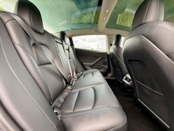 TESLA Model 3 (Dual Motor) Long Range Auto 4WDE 4dr