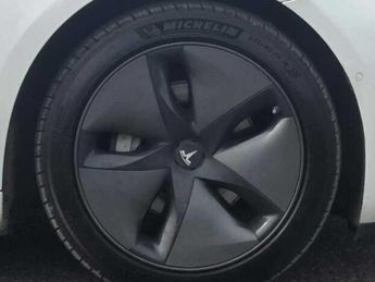 TESLA Model 3 (Dual Motor) Long Range Auto 4WDE 4dr