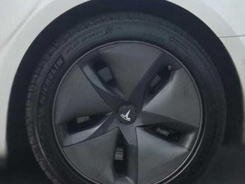 TESLA Model 3 (Dual Motor) Long Range Auto 4WDE 4dr