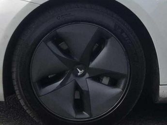 TESLA Model 3 (Dual Motor) Long Range Auto 4WDE 4dr