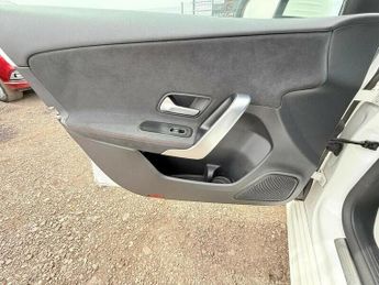 MERCEDES-BENZ A CLASS 1.3 A200 AMG Line 7G-DCT Euro 6 (s/s) 5dr