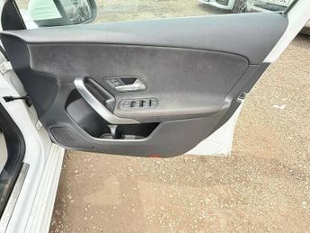 MERCEDES-BENZ A CLASS 1.3 A200 AMG Line 7G-DCT Euro 6 (s/s) 5dr