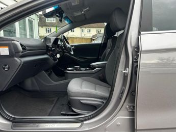 HYUNDAI IONIQ 38.3kWh Premium Hatchback 5dr Electric Auto (136 ps)