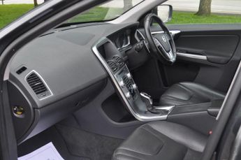VOLVO XC60 2.4 D4 SE Lux Nav SUV 5dr Diesel Auto AWD Euro 6 (s/s) (190 ps)