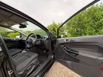 FORD FIESTA 1.0T EcoBoost Zetec Hatchback 5dr Petrol Powershift Euro 6 (100 