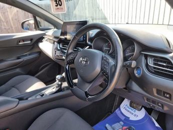 TOYOTA C-HR 1.8 VVT-h Icon SUV 5dr Petrol Hybrid CVT Euro 6 (s/s) (122 ps)