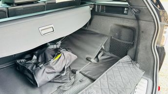 LAND ROVER DISCOVERY SPORT 1.5 P300e 12.2kWh R-Dynamic SE SUV 5dr Petrol Plug-in Hybrid Aut