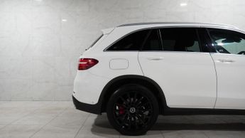 MERCEDES-BENZ GLC 2.1 GLC250d AMG Line SUV 5dr Diesel G-Tronic+ 4MATIC Euro 6 (s/s