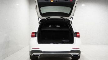 MERCEDES-BENZ GLC 2.1 GLC250d AMG Line SUV 5dr Diesel G-Tronic+ 4MATIC Euro 6 (s/s