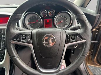 VAUXHALL ASTRA 1.6 16v SRi Hatchback 5dr Petrol Auto Euro 5 (115 ps)
