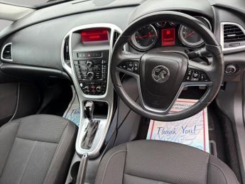 VAUXHALL ASTRA 1.6 16v SRi Hatchback 5dr Petrol Auto Euro 5 (115 ps)