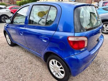 TOYOTA YARIS 1.0 VVT-i Colour Collection Hatchback 5dr Petrol Manual (137 g/k