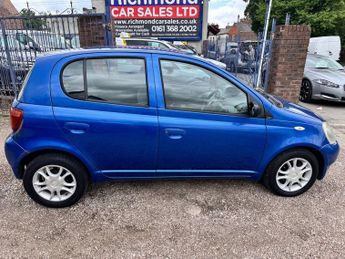 TOYOTA YARIS 1.0 VVT-i Colour Collection Hatchback 5dr Petrol Manual (137 g/k