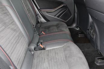 MERCEDES-BENZ CLA 2.1 CLA220d AMG Line Shooting Brake 5dr Diesel 7G-DCT Euro 6 (s/